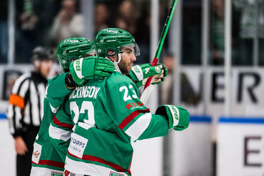Rögles Josh Dickinson jublar