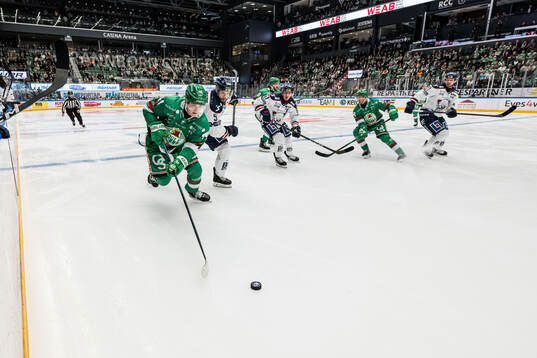 Rögles Jacob Peterson och Linköpings Oscar Fantenberg