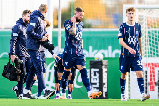 Malmö FFs Pontus Jansson har ont