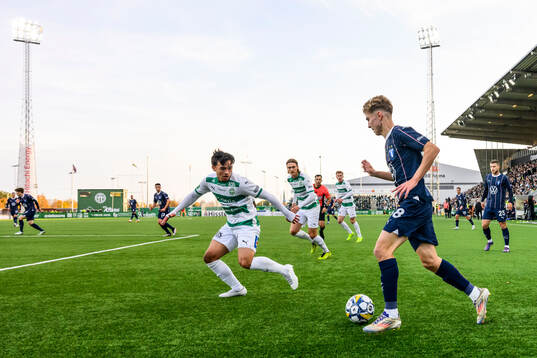 Malmö FFs Hugo Bolin och Västerås Alexander Thongla-Iad