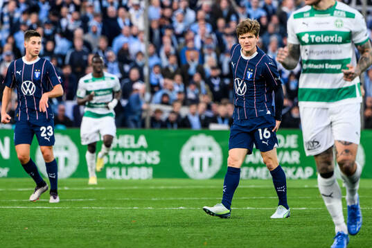 Malmö FFs Oliver Berg har ont