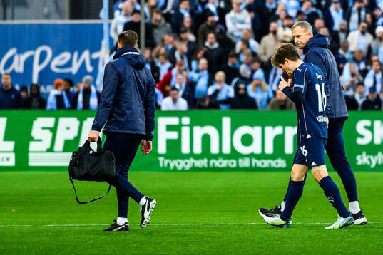 Malmö FFs Oliver Berg har ont