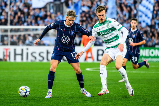 Malmö FFs Jens Stryger Larsen och Västerås Victor
