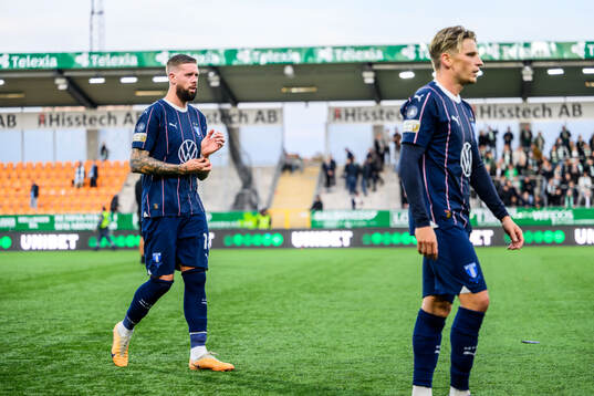 Malmö FFs Pontus Jansson och Jens Stryger Larsen deppar