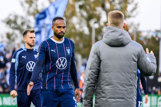 Malmö FFs Isaac Kiese Thelin deppar