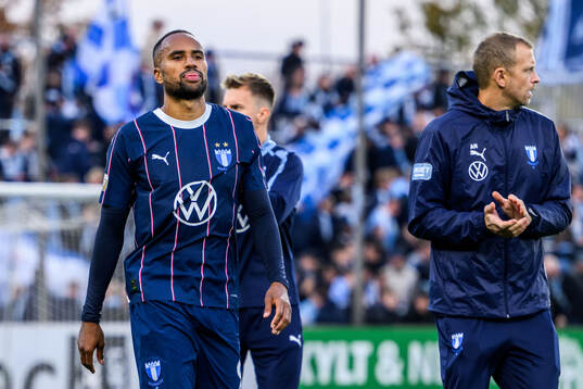 Malmö FFs Isaac Kiese Thelin deppar