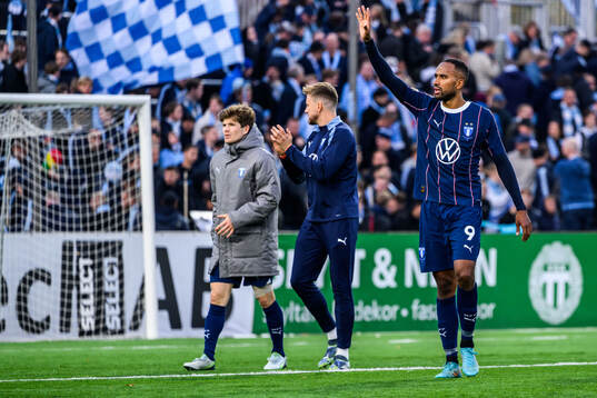 Malmö FFs Isaac Kiese Thelin deppar