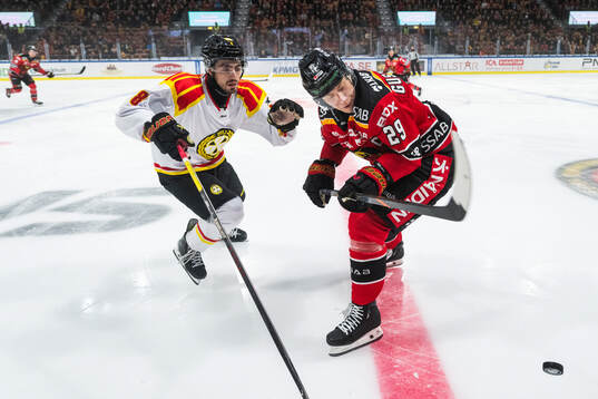 Brynäs Bobby Trivigno och Luleås Erik Gustafsson