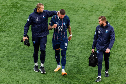 Malmö FFs Pontus Jansson har ont