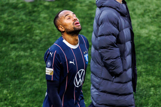 Malmö FFs Isaac Kiese Thelin deppar