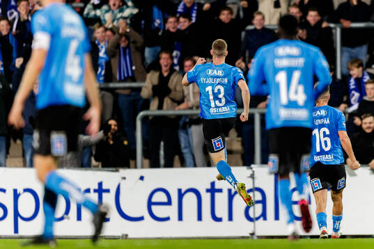 Halmstads Gisli Eyjolfsson jublar