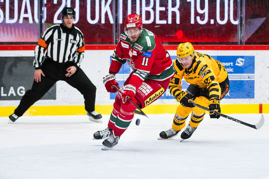 MoDos Alexander True och Skellefteås Oscar Lindberg