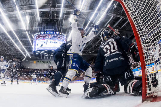 Leksands Max Veronneau jublar
