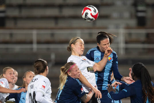 Häckens Paulina Nyström och Djurgårdens Beata Kollmats