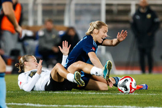 Häckens Filippa Curmark och Djurgårdens Mimmi Larsson