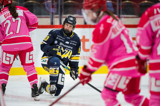 HV71s Klara Seroiszkova