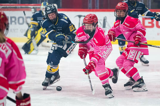 Modos Ebba Hedqvist och HV71s Amanda Andersson