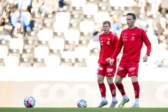 Joachim Soltvedt of Brann warms up