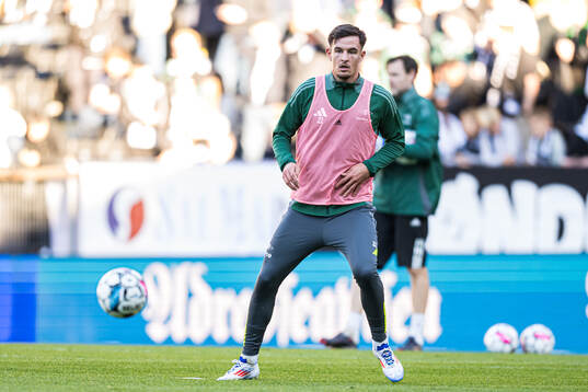 Tomas Nemcik of Rosenborg warms up