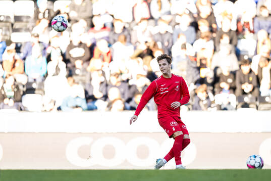 Felix Horn Myhre of Brann warms up