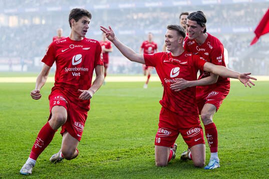 Bläddra bland fler bilder av Football, Eliteserien, Rosenborg - Brann