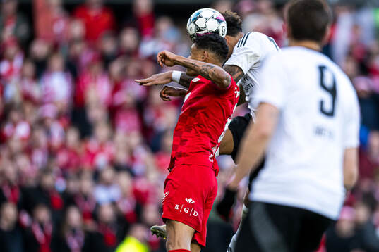 Japhet Sery Larsen of Brann and Noah Jean Holm of Rosenborg