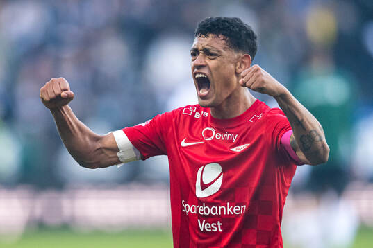 Japhet Sery Larsen of Brann celebrates