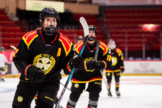Brynäs Hanna Thuvik jublar