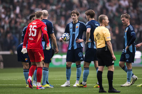 Djurgårdens August Priske Flyger och lagkamrater deppar