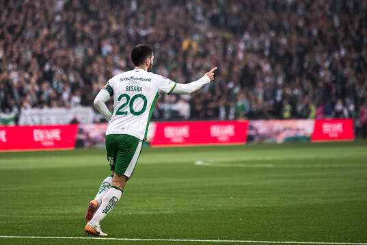 Hammarbys Nahir Besara jublar
