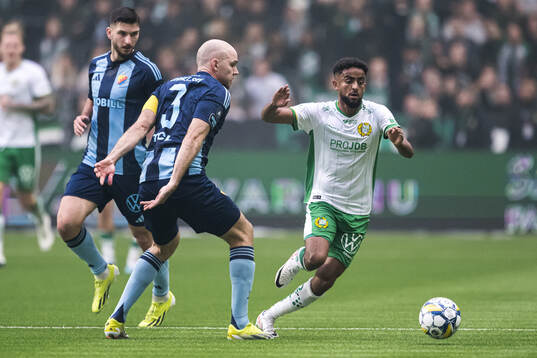 Djurgårdens Marcus Danielson och Hammarbys Tesfaldet Tekie
