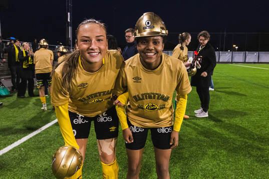 Elfsborgs Stina Jensen och Vanessa Lopez  jublar