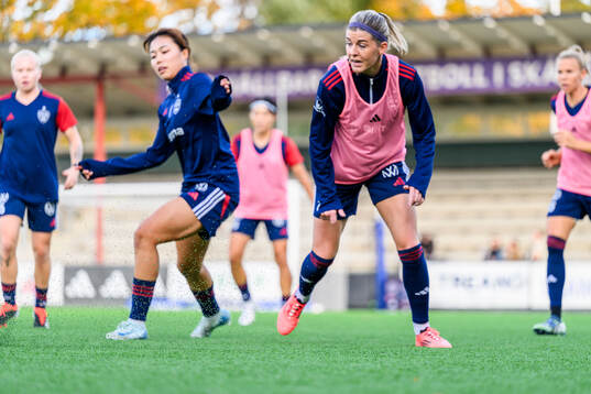 Rosengårds Momoko Tanikawa och Olivia Schough