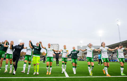 Hammarby spelare jublar