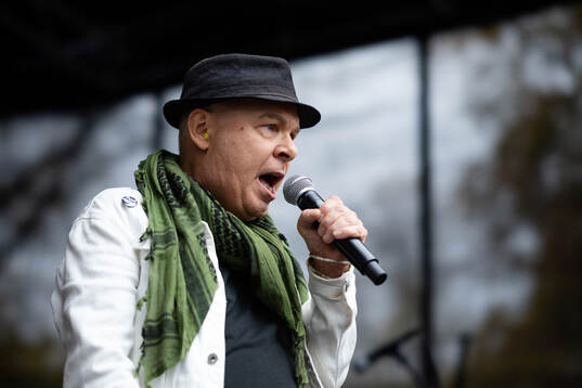 Sångaren Mats Jönsson i Attentat