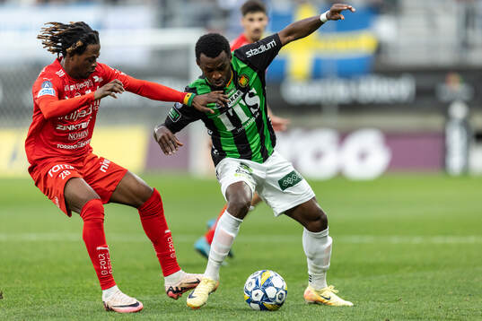 Värnamos Frank Junior Adjei och GAIS Richard Emeka Friday