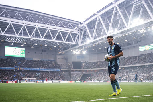Djurgårdens Besard Sabovic deppar