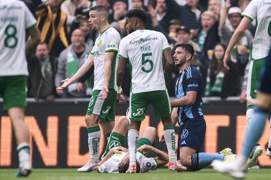 Hammarbys Hampus Skoglund och Djurgårdens Besard Sabovic