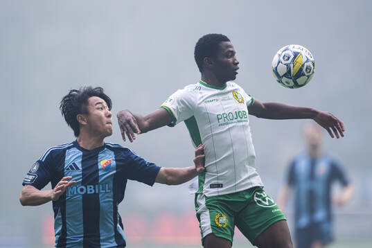 Djurgårdens Keita Kosugi och Hammarbys Bouzomana Toure