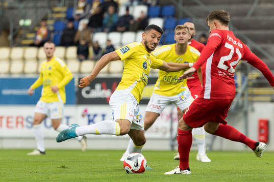 Falkenbergs Leonardo Farah Shahin och Ariana FCs Rasmus