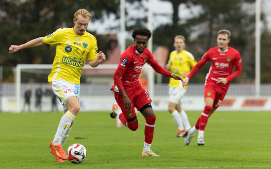 Falkenbergs Linus Borgström och Ariana FCs Abdi Sabriye