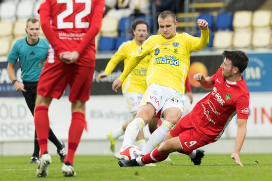 Falkenbergs Nils Bertilsson och Ariana FCs Alexander