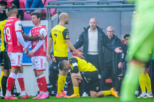 Kalmars tränare Stefan Larsson deppar