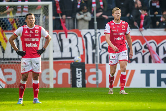 Kalmars Romario Pereira Sipiao och Lars Saetra deppar