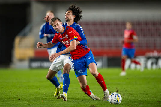 Helsingborgs Lukas Kjellnäs och GIF Sundsvalls Monir