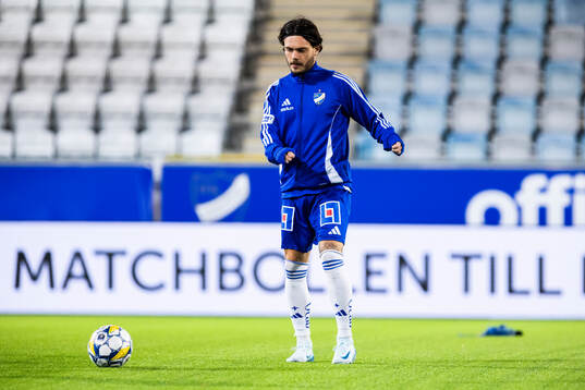 IFK Norrköpings David Moberg Karlsson på uppvärmningen