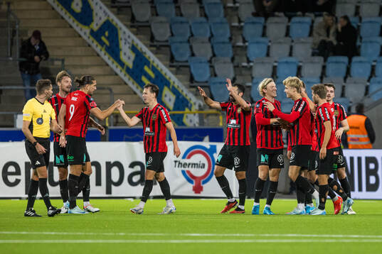 Brommapojkarnas Theo Bergvall jublar