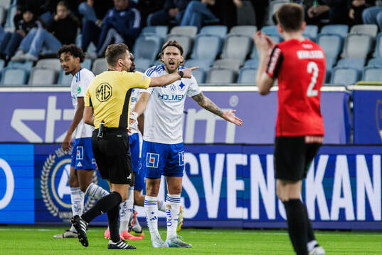 IFK Norrköpings Arnor Traustason reagerar
