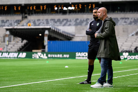 Domare Mohammed Al-Hakim och Hammarbys sportchef Mikael