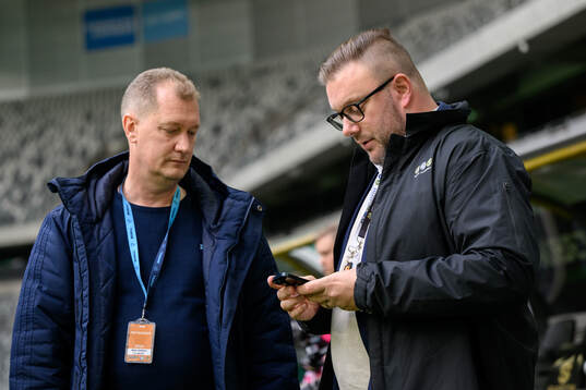 Djurgårdens säkerhetsansvarige Mats Jonsson, och Johan
